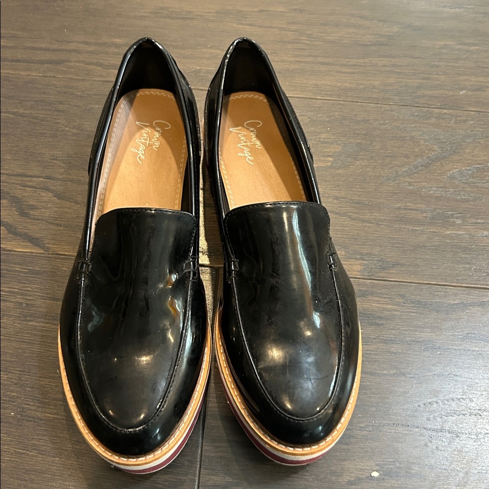 Crown Vintage Black Loafers